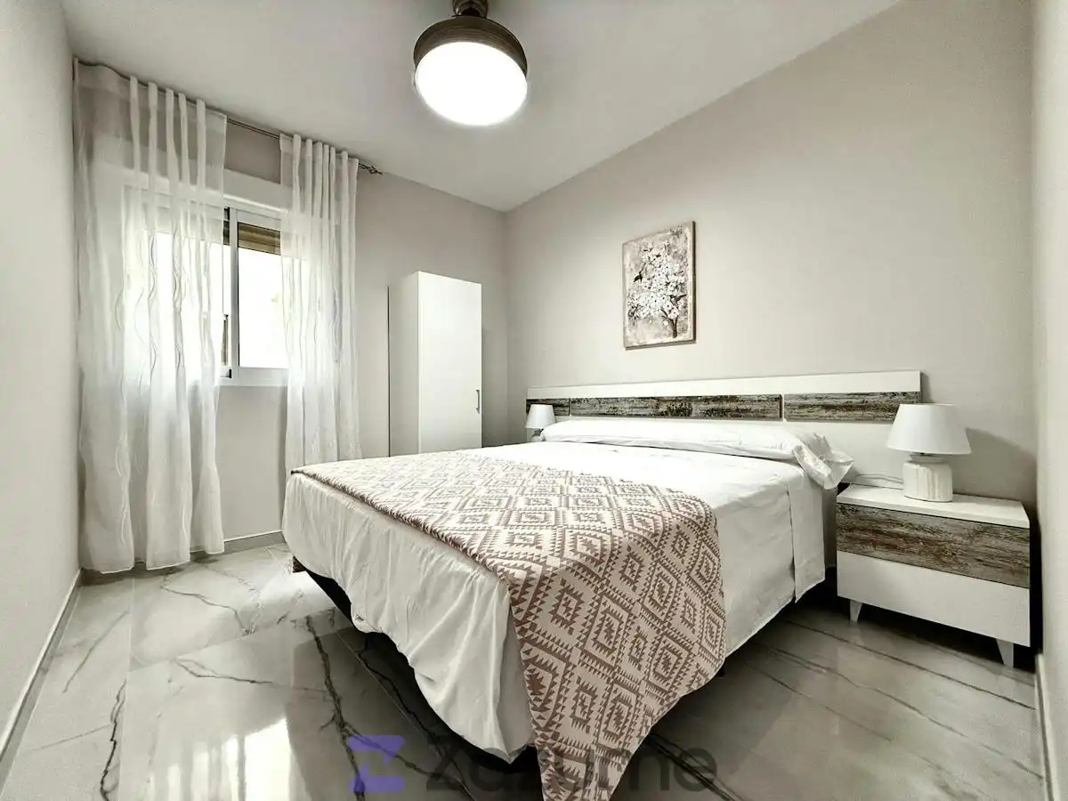 Flat with lift to rent in Pl. de Sta. Marina, imagen 7