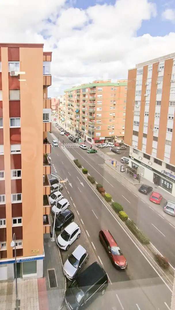 Vista exterior de Oficina de lloguer en Badajoz amb Aire condicionat