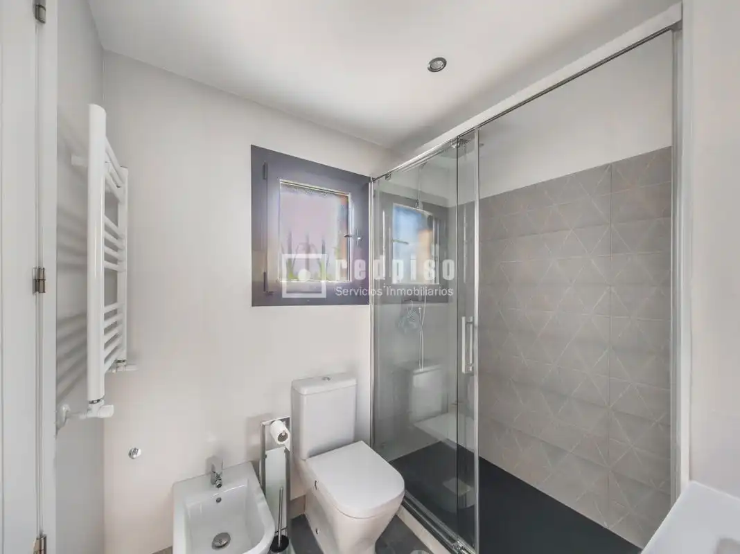 Baño de Casa o chalet en venta en Rivas-Vaciamadrid con Aire acondicionado, Calefacción y Piscina