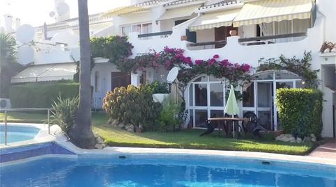 Foto 2 de Apartamento en venta en Calle Huelva, 30, Calahonda, Mijas