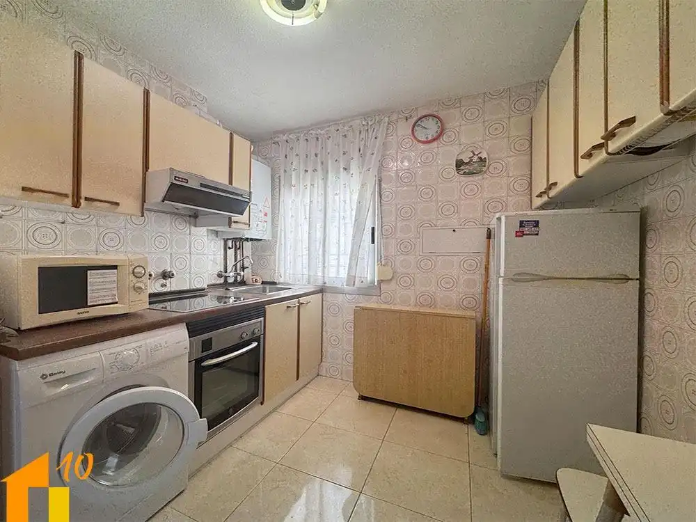 Cocina de Piso en venta en Burgos con Calefacción