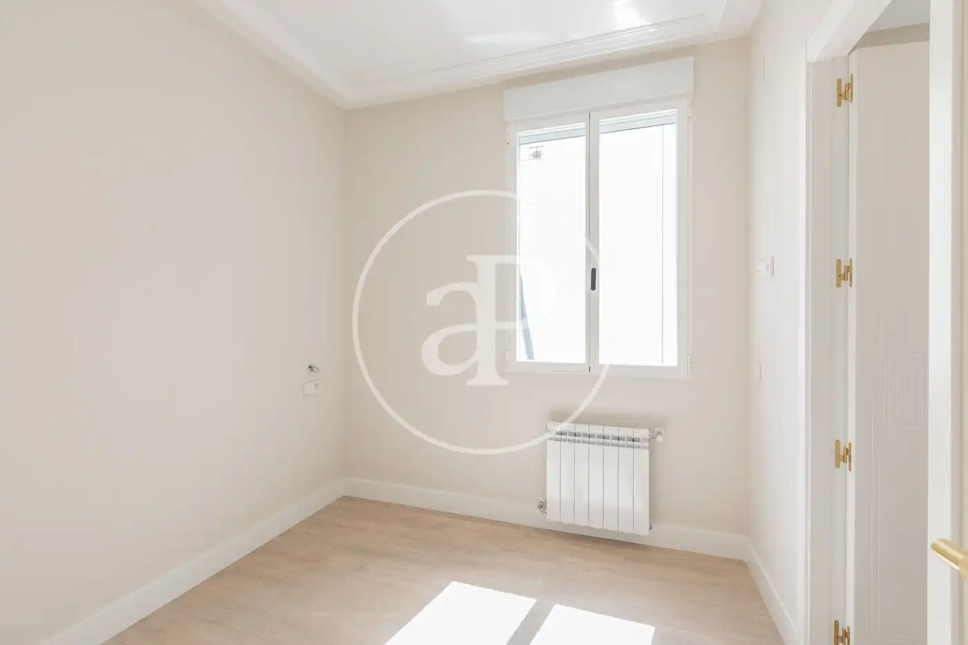 Flat for sale in Calle del Conde de Romanones, Embajadores - Lavapiés
