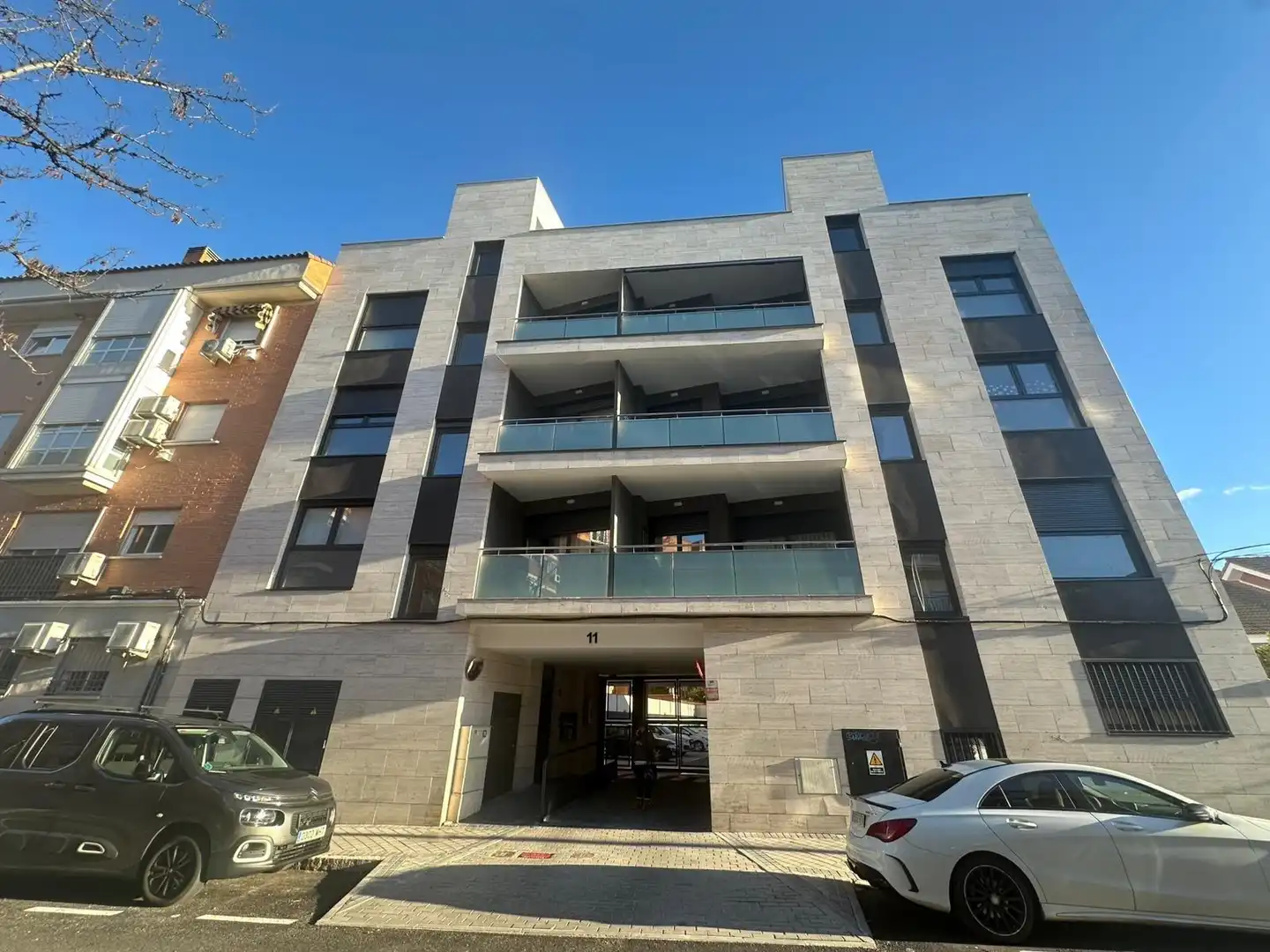 Vista exterior de Piso en venta en Madrid con Calefacción y Piscina comunitaria