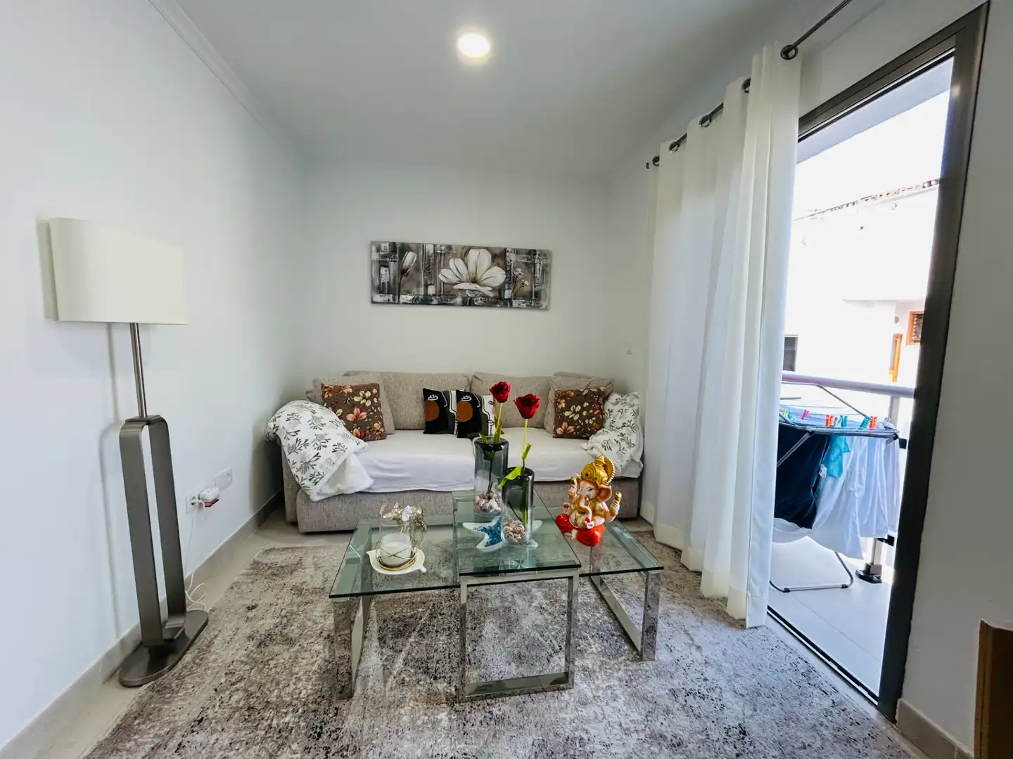Sala de estar de Piso en venta en San Bartolomé de Tirajana con Aire acondicionado, Microondas y Balcón