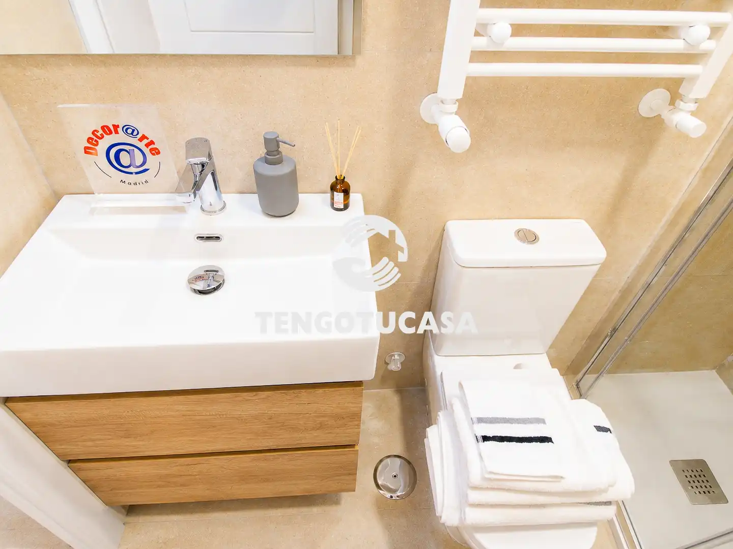 Bathroom of Flat for sale in Madrid  with Air Conditioner, Heating and Furnished
