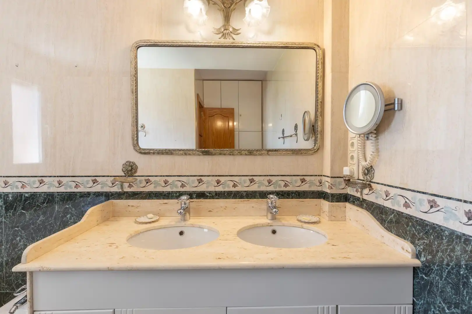 Bany de Casa o xalet en venda en Las Gabias amb Piscina comunitària