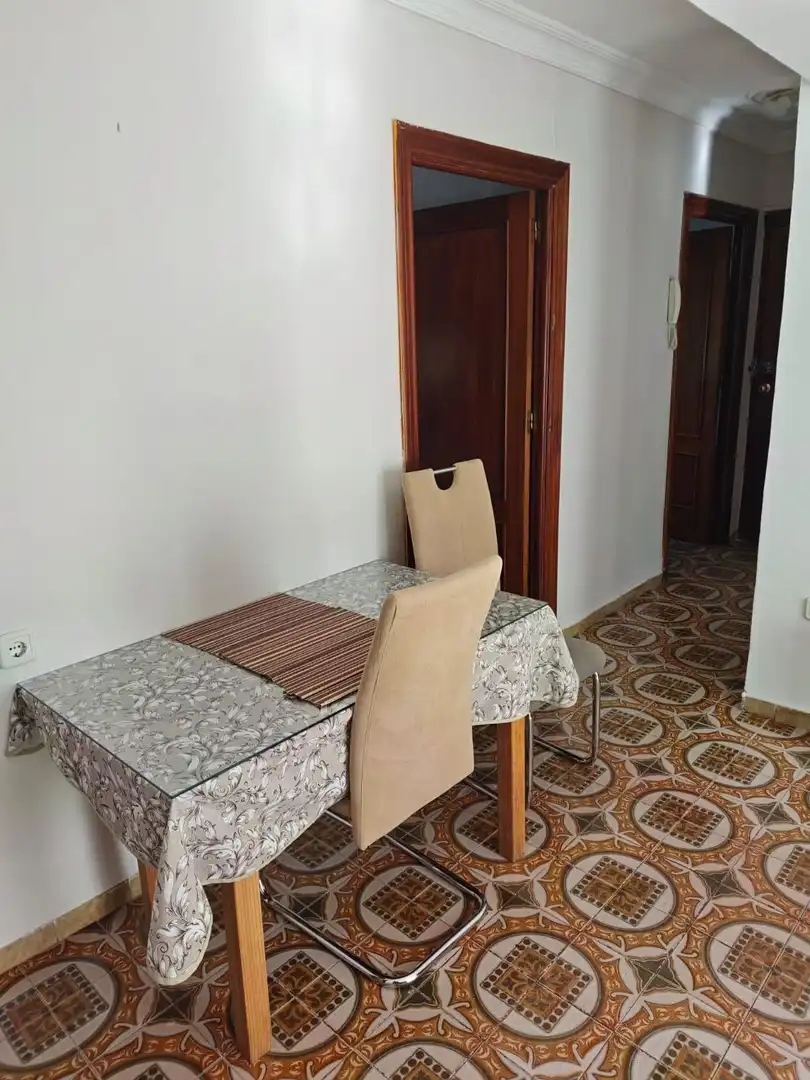 Esszimmer von Wohnung zur Miete in Granada mit Privatgarten, Möbliert und Balkon