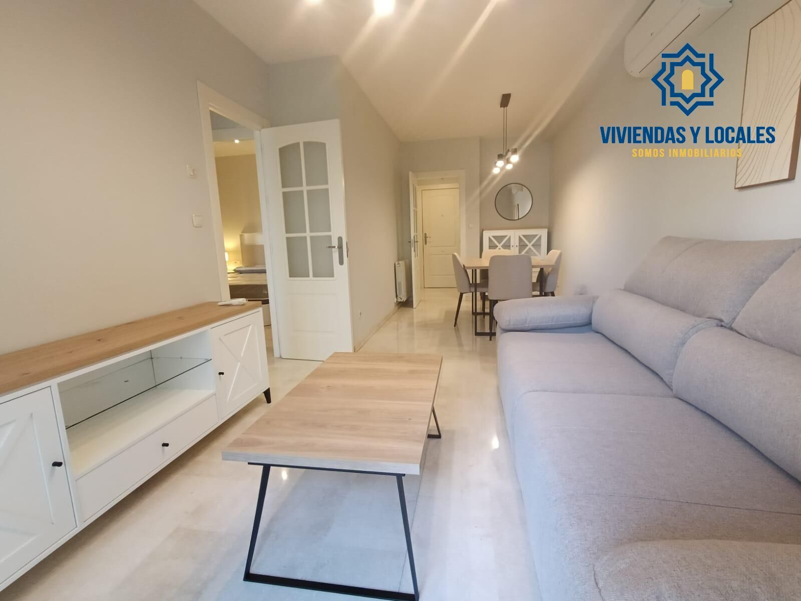 Living room of Flat to rent in  Granada Capital  with Air Conditioner, Heating and Terrace
