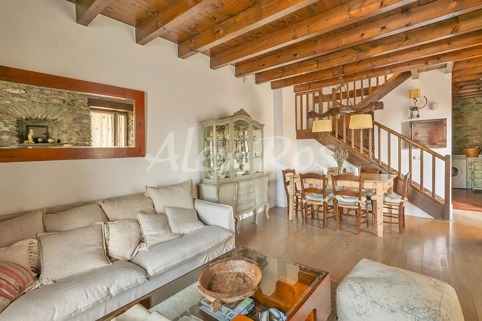 Sala de estar de Casa o chalet en venta en Fontanals de Cerdanya con Piscina y Piscina comunitaria
