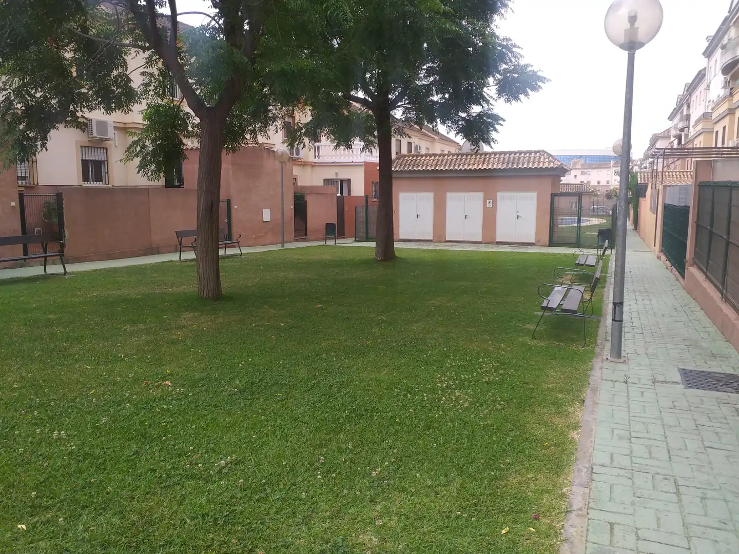 Parking de Piso de alquiler en Dos Hermanas con Aire acondicionado, Terraza y Amueblado