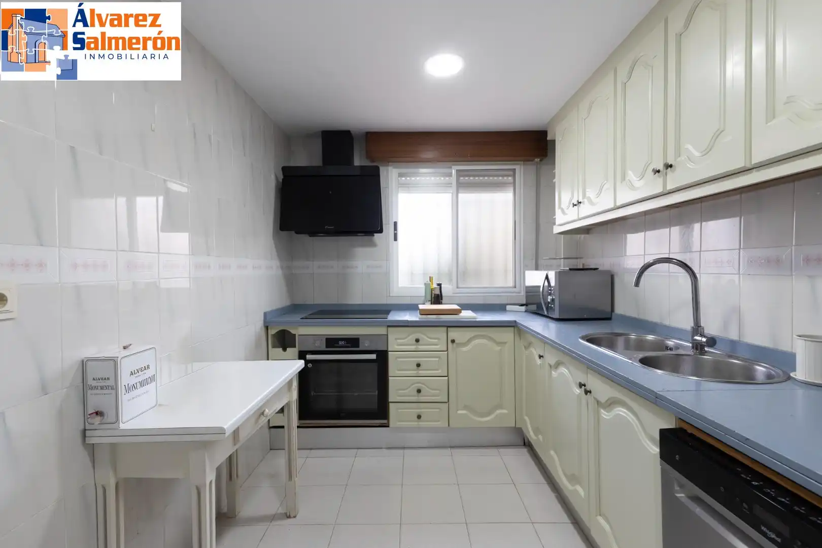 Kitchen of Houses for sale in Altos de la Zubia