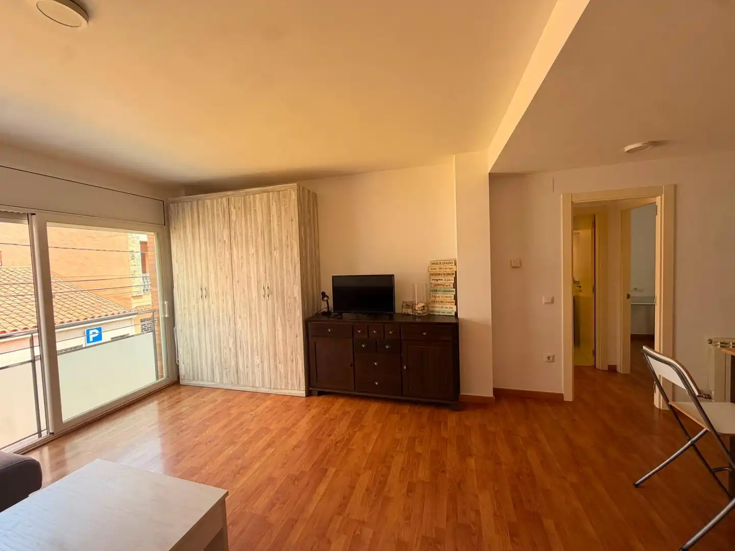 Sala de estar de Piso en venta en Pineda de Mar con Calefacción, Parquet y Balcón