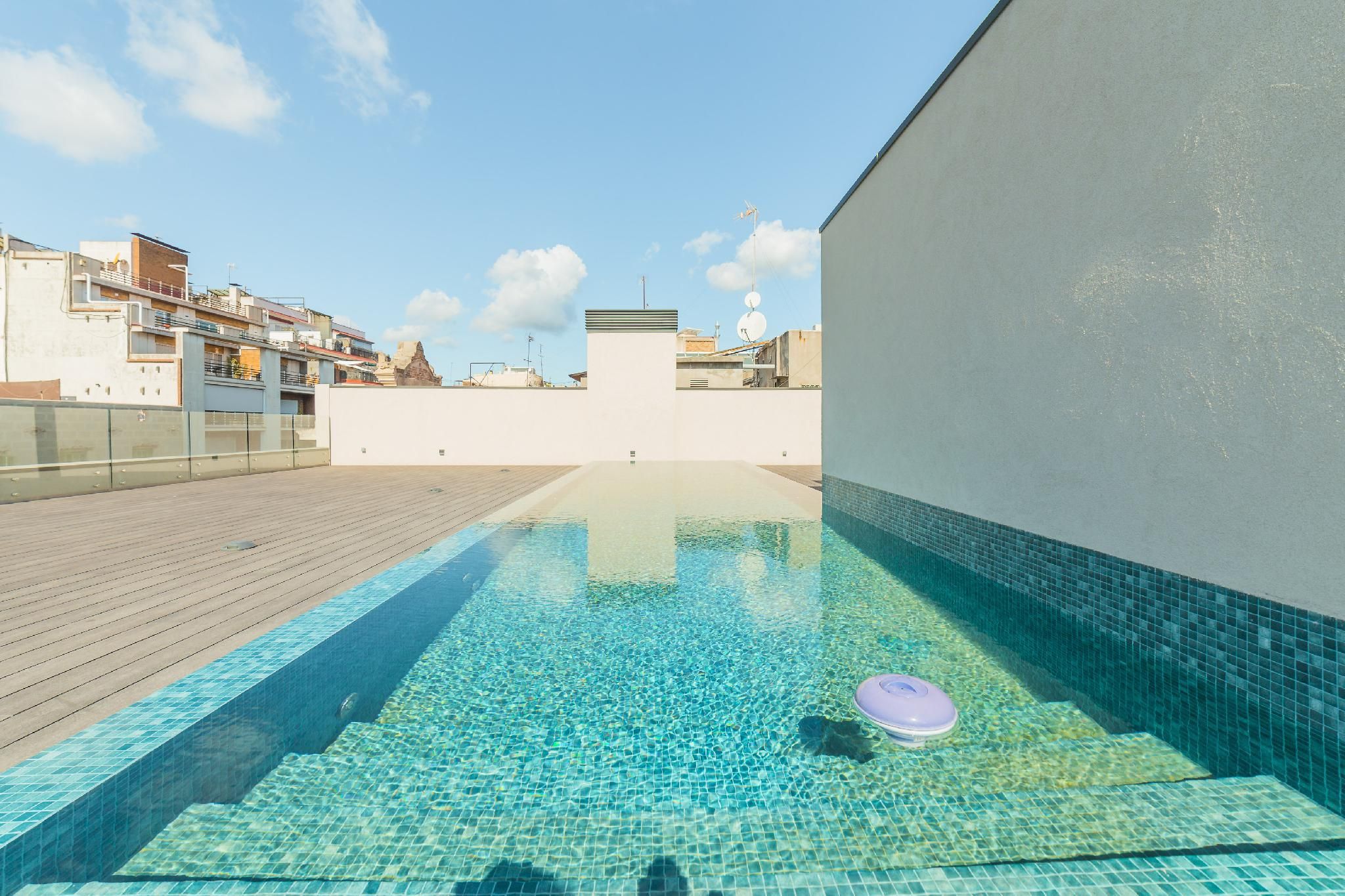 Piscina de Apartament en venda en  Barcelona Capital amb Aire condicionat, Calefacció i Parquet