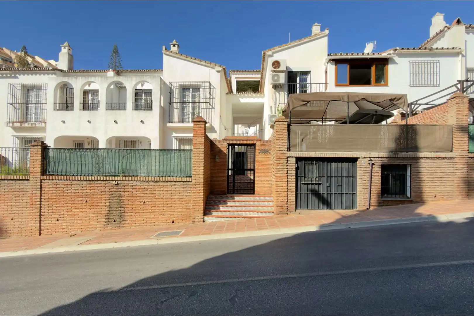 Adossat amb piscina en venda a Calle Calle Ronda del Golf Oeste 17