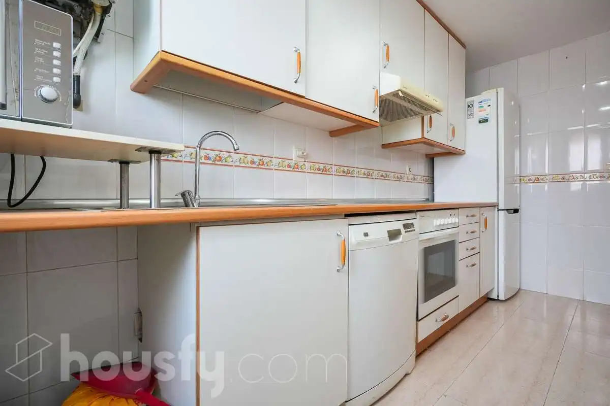 Kitchen of Flat for sale in Madrid  with Air Conditioner, Heating and Private garden