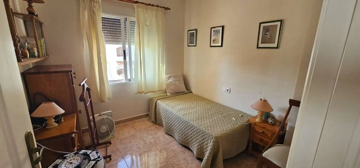 Schlafzimmer von Einfamilien-Reihenhaus zum Verkauf in Torrevieja mit Terrasse, Möbliert und Alarm