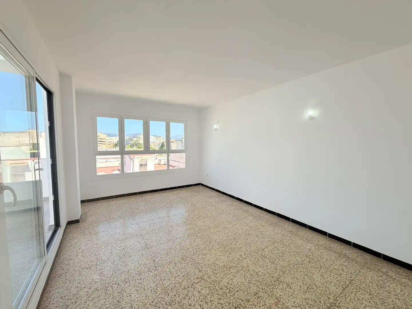 Penthouse with terrace for sale in Carrer de l'Infant Pagà, imagen 7