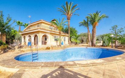 Vista exterior de Casa o xalet en venda en San Vicente del Raspeig / Sant Vicent del Raspeig amb Aire condicionat, Terrassa i Piscina