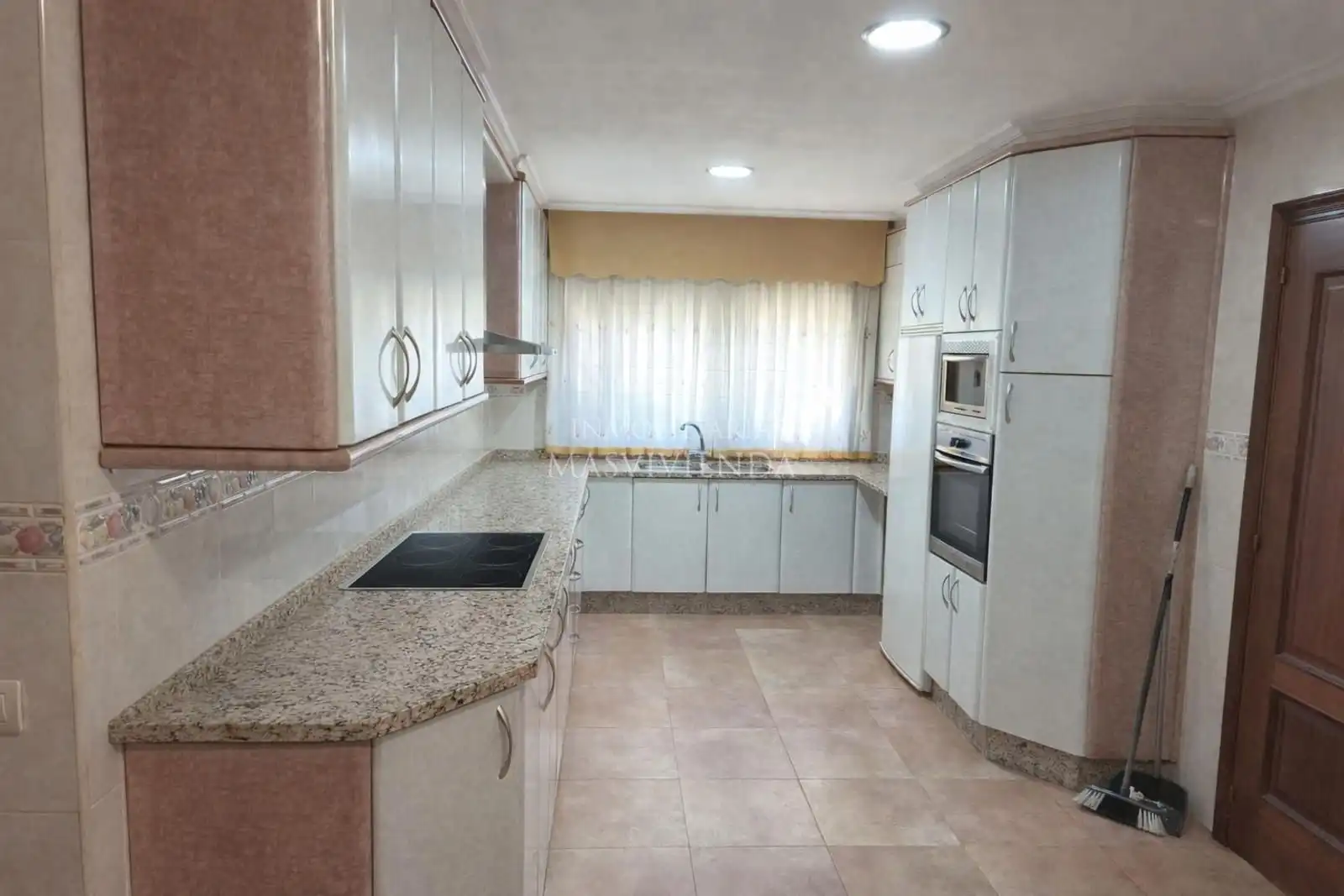 Detached homes for sale in Arrufana (Da)-Louredo, Mos
