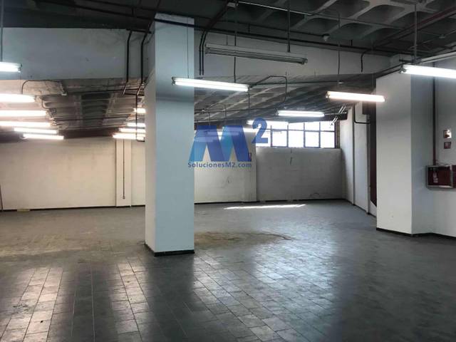 Nave industrial en Venta en Valdebebas - Valdefuentes