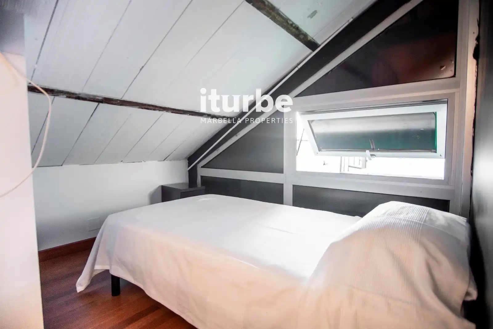 Schlafzimmer von Dachboden zur Miete in Fuengirola mit Klimaanlage, Terrasse und Möbliert
