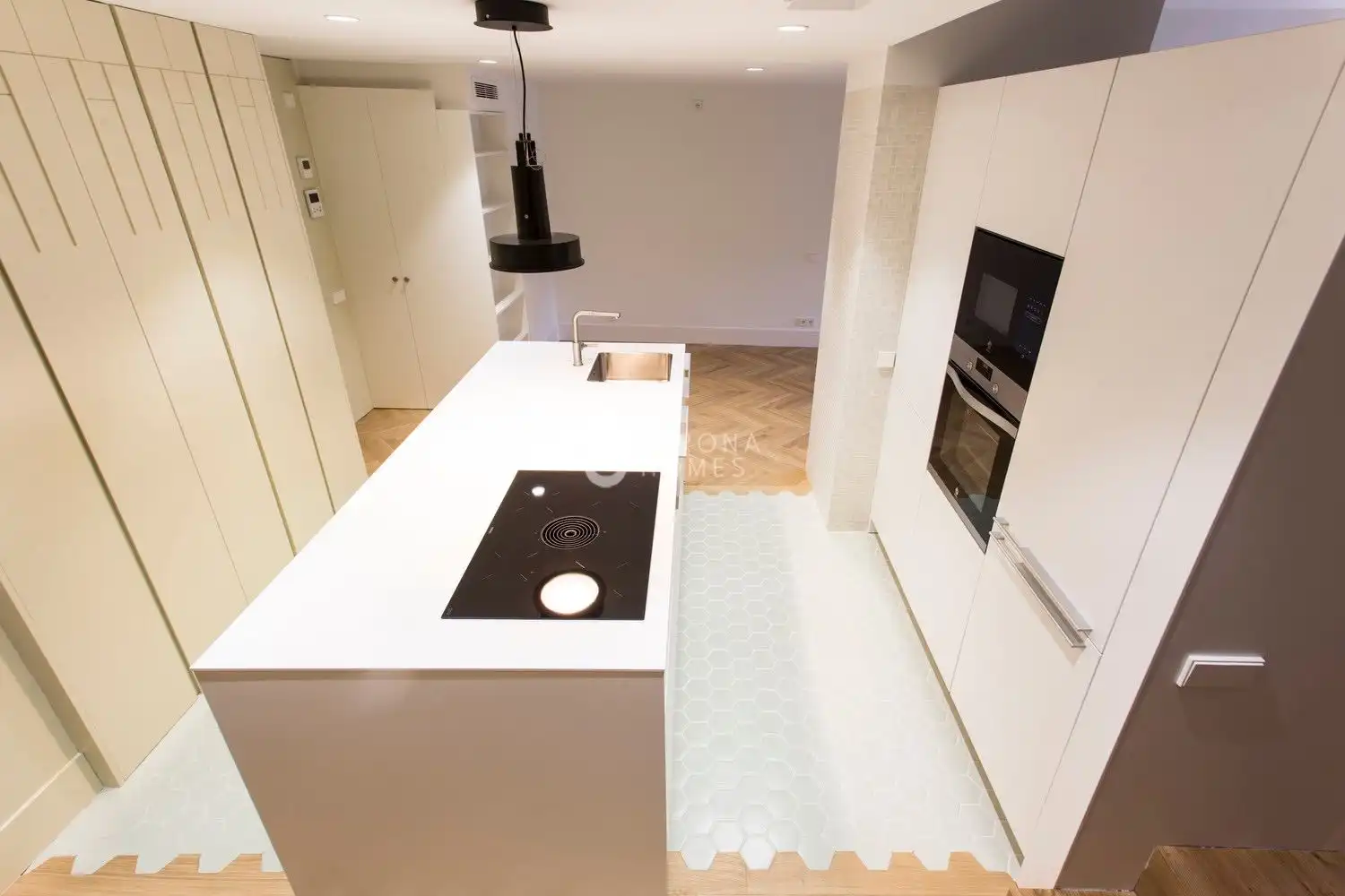 Kitchen of Attic for rent in Girona  with Air Conditioner, Heating and Pets allowed
