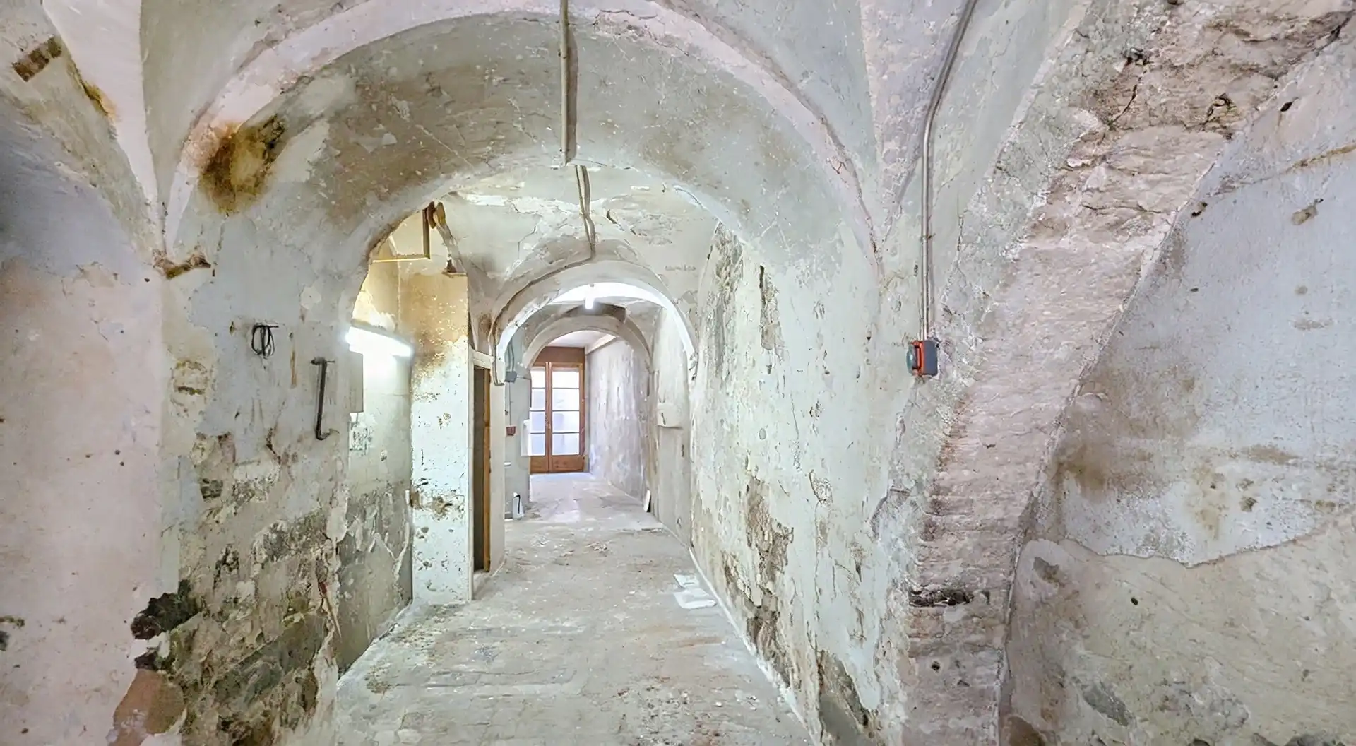 Casa adosada en venda en Besalú amb Terrassa i Balcó
