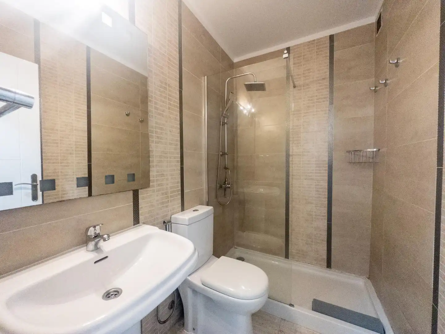 Baño de Dúplex en venta en Adeje con Aire acondicionado, Jardín privado y Terraza
