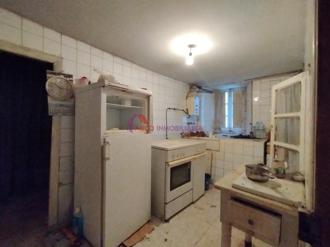 Cuina de Casa adosada en venda en Arcos amb Calefacció, Jardí privat i Traster