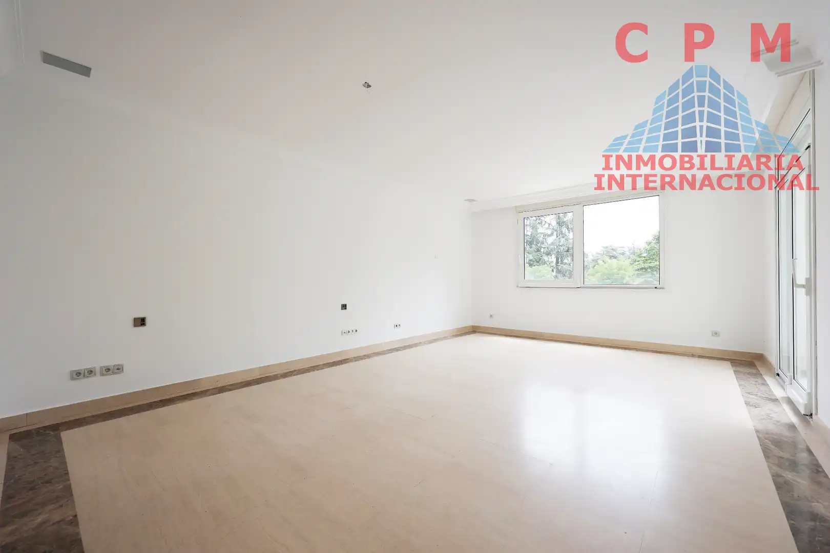 Sala d'estar de Casa o xalet de lloguer en Madrid amb Aire condicionat, Calefacció i Jardí privat