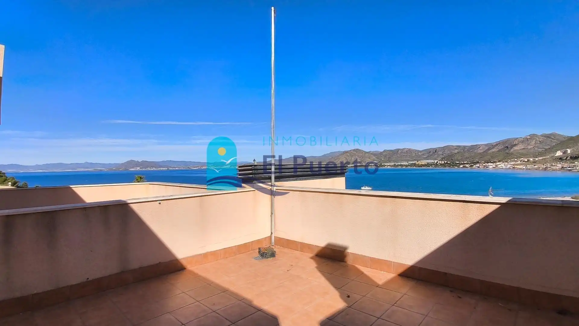 Vista exterior de Dúplex en venta en Cartagena con Terraza, Amueblado y Balcón
