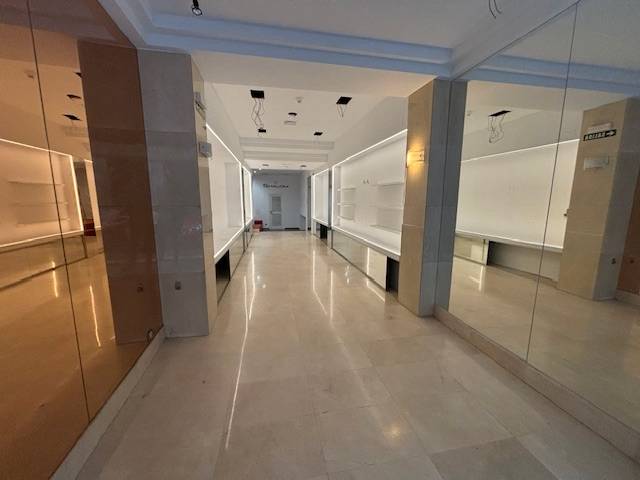 Local comercial en Alquiler en Calle Navarro Villoslada, 6 en 2º Ensanche