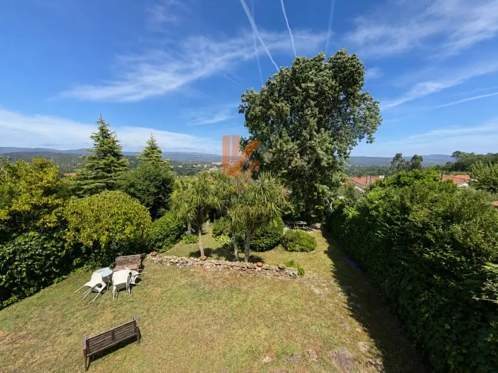 Jardín de Casa adosada en venta en Brión con Jardín privado, Trastero y Horno