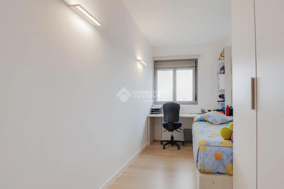 Habitación de Piso en venta en L'Hospitalet de Llobregat con Aire acondicionado, Calefacción y Trastero