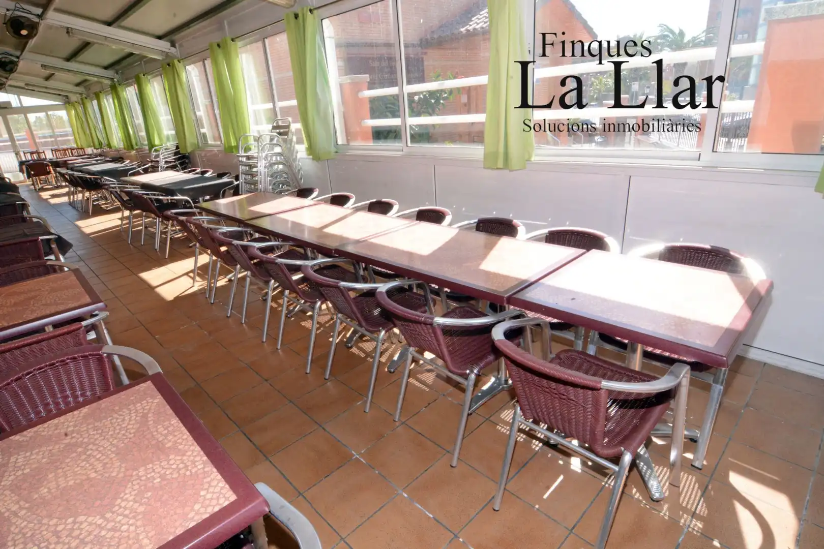 Commercial properties for sale in d'Ernest Lluch, Torrent Ballester