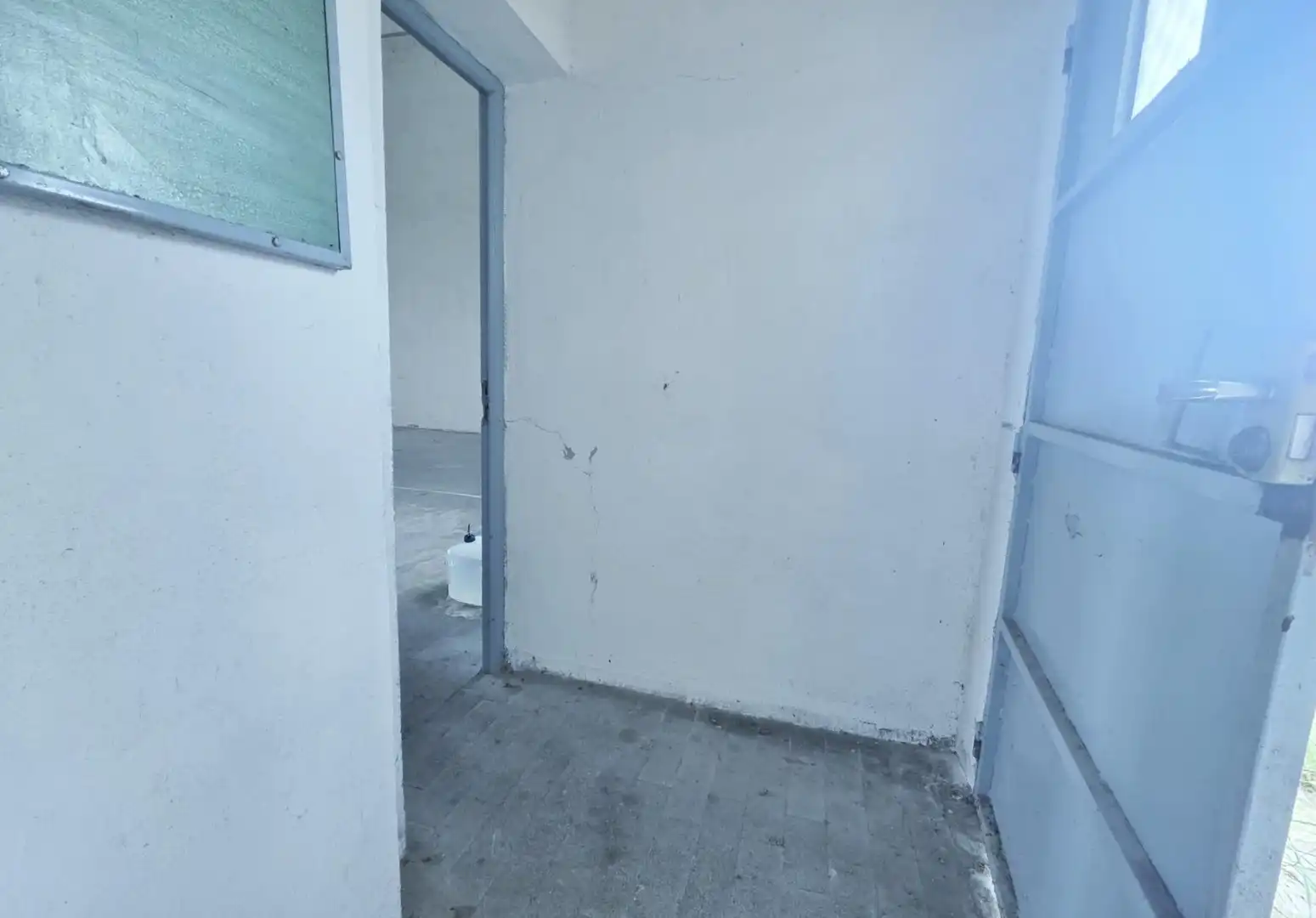 Industrial buildings for sale in Cantiveros