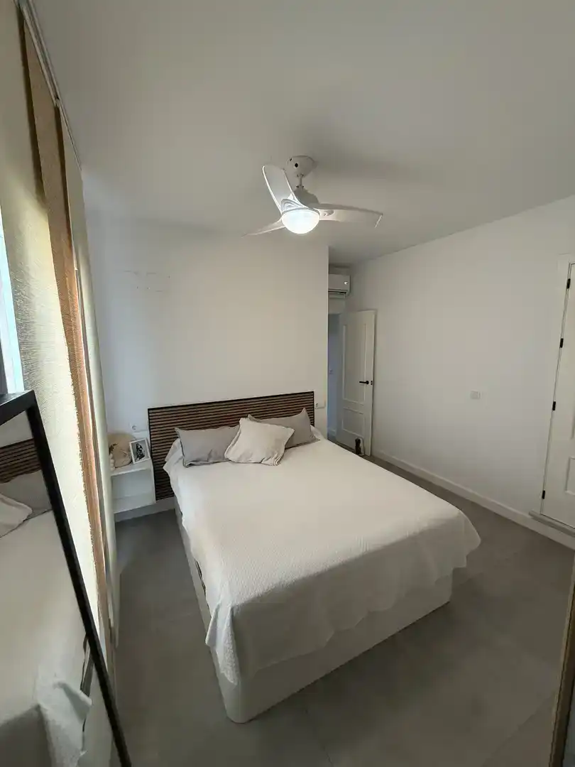 Schlafzimmer von Einfamilien-Reihenhaus zum Verkauf in Utrera mit Klimaanlage