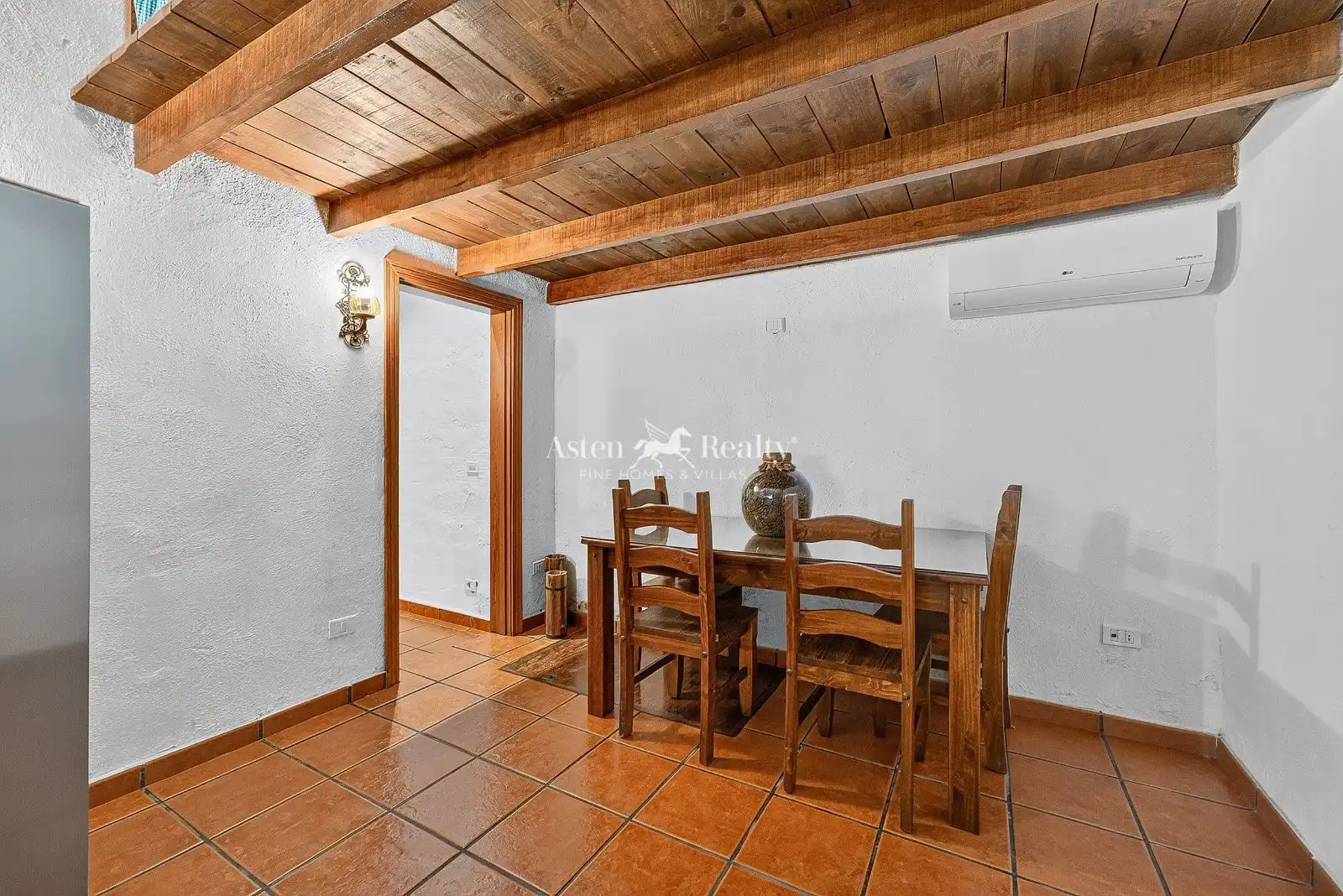 Houses for sale in Guía de Isora  with Air Conditioner, Private garden and Terrace