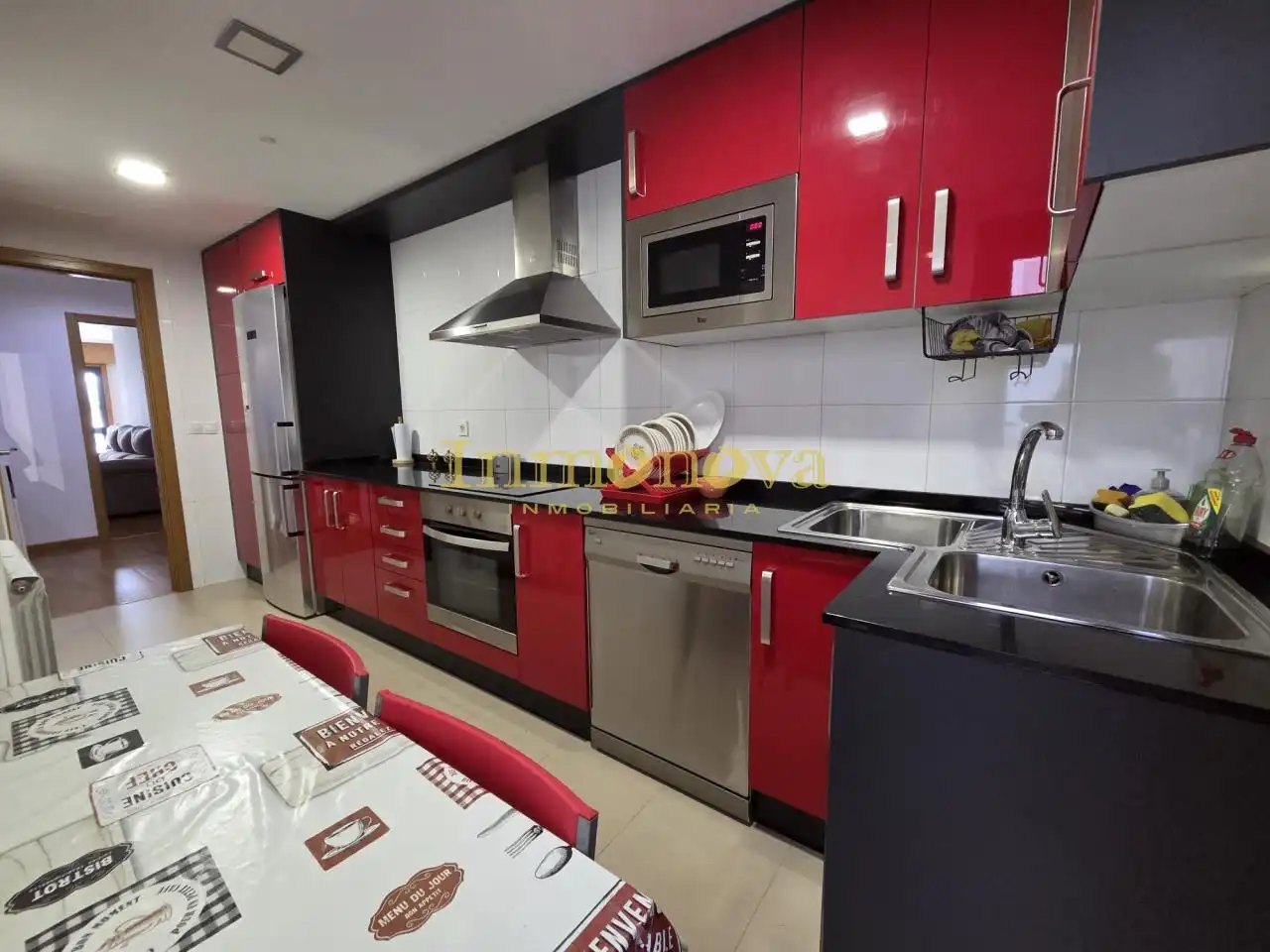 Cocina de Piso en venta en O Porriño   con Calefacción, Trastero y Amueblado
