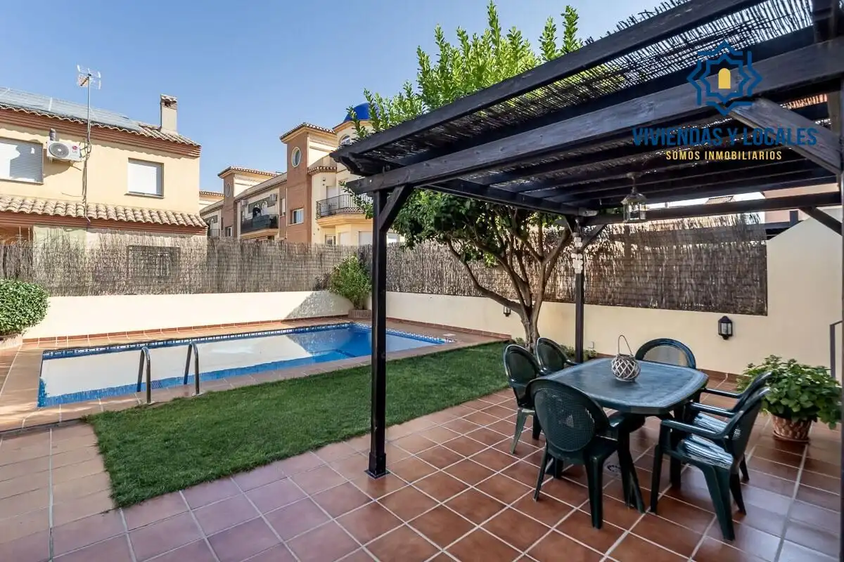Abitazione con piscina in vendita a Calle CARLOS CANO (HI), imagen 3