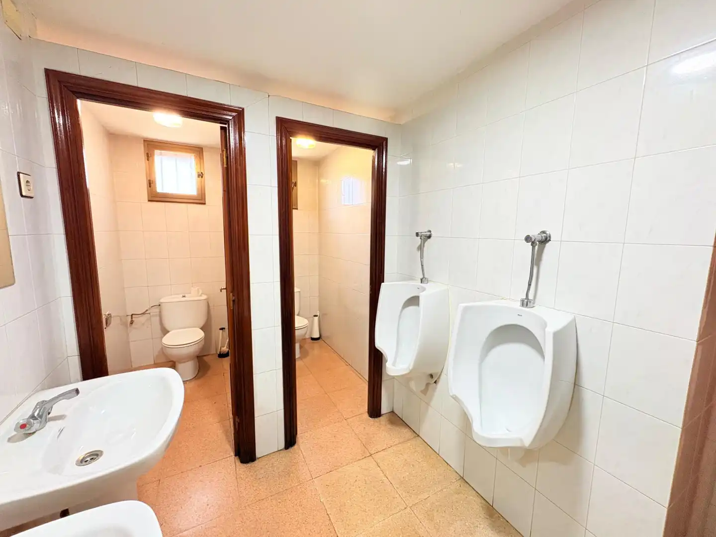 Badezimmer von Gebäude zum Verkauf in Carracedelo