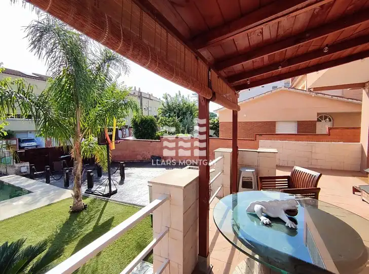Terrassa de Casa o xalet en venda en Tiana amb Aire condicionat, Calefacció i Jardí privat