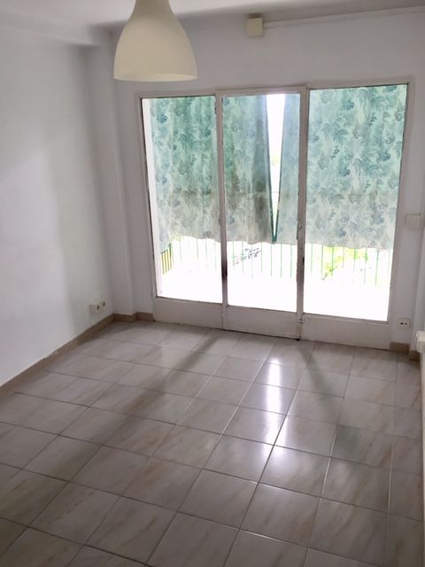 Piso en venta en L'Hospitalet de Llobregat con Horno y Balcón