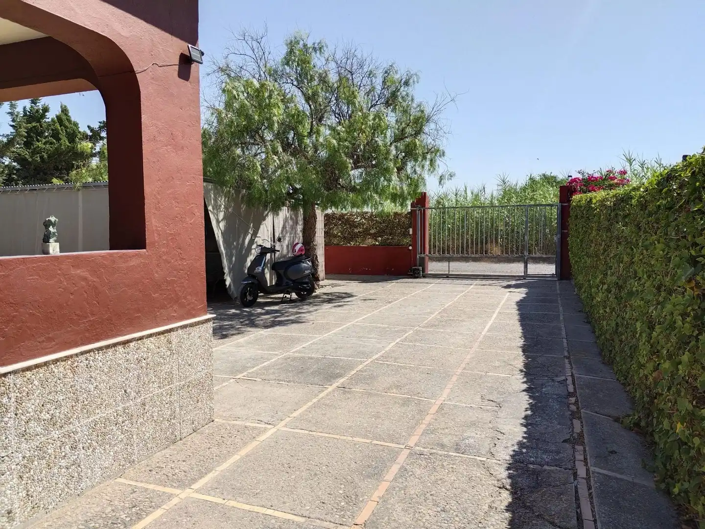 Vista exterior de Finca rústica en venda en Chipiona amb Aire condicionat, Jardí privat i Terrassa