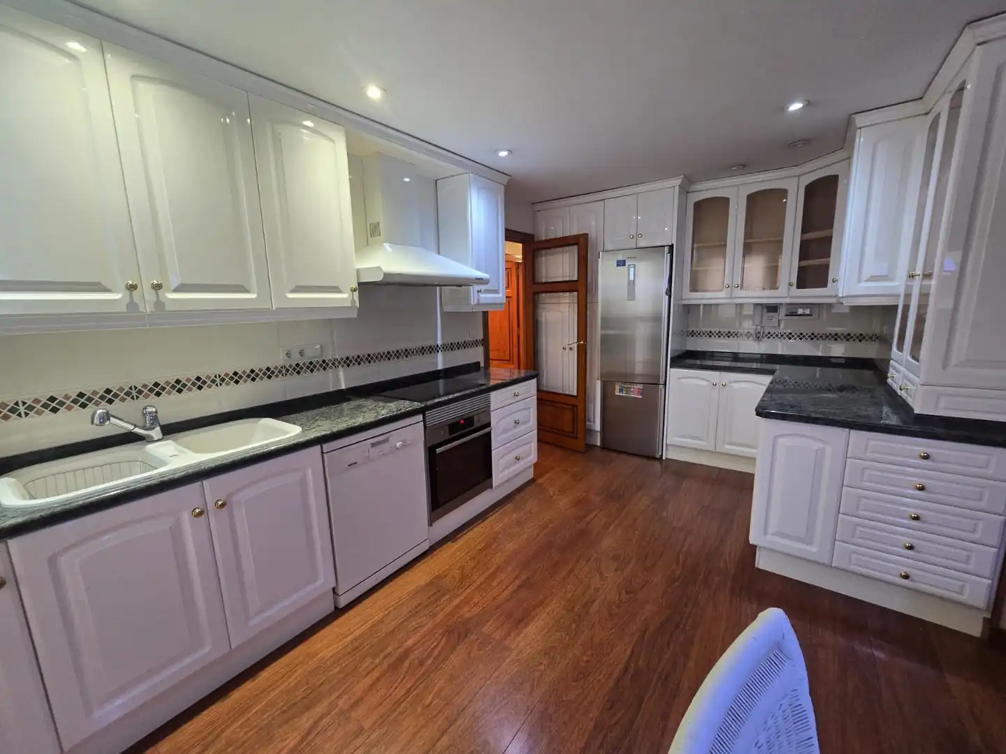 Kitchen of Flat for rent in Valencia  with Air Conditioner, Heating and Parquet flooring