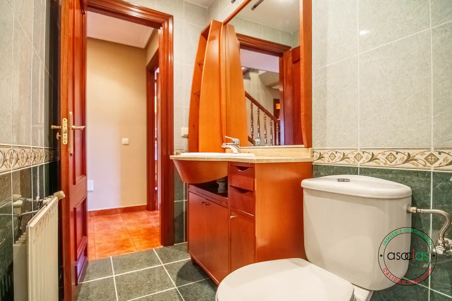 Baño de Casa adosada en venta en Grado con Calefacción, Jardín privado y Parquet