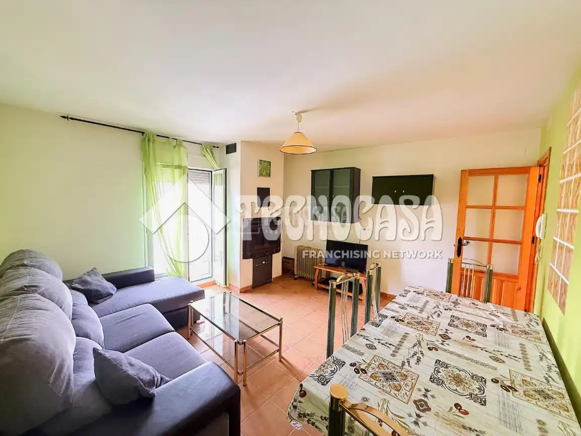 Sala de estar de Finca rústica en venta en Huete con Calefacción, Jardín privado y Terraza