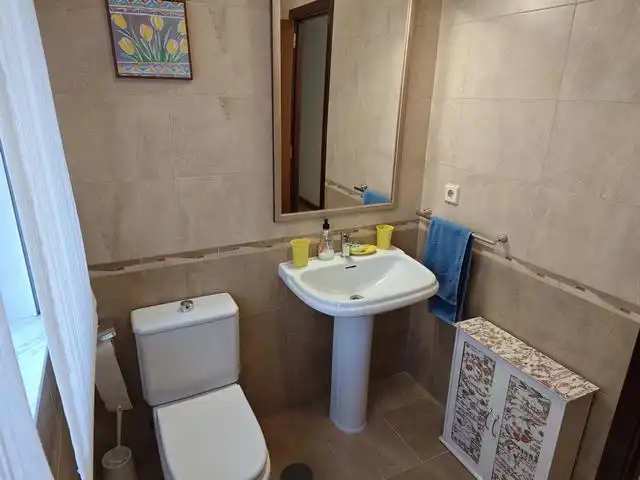 Baño de Piso de alquiler en Ames con Calefacción, Parquet y Amueblado