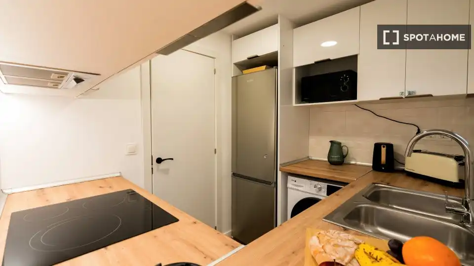 Cocina de Piso para compartir en Sabadell con Aire acondicionado, Calefacción y Amueblado