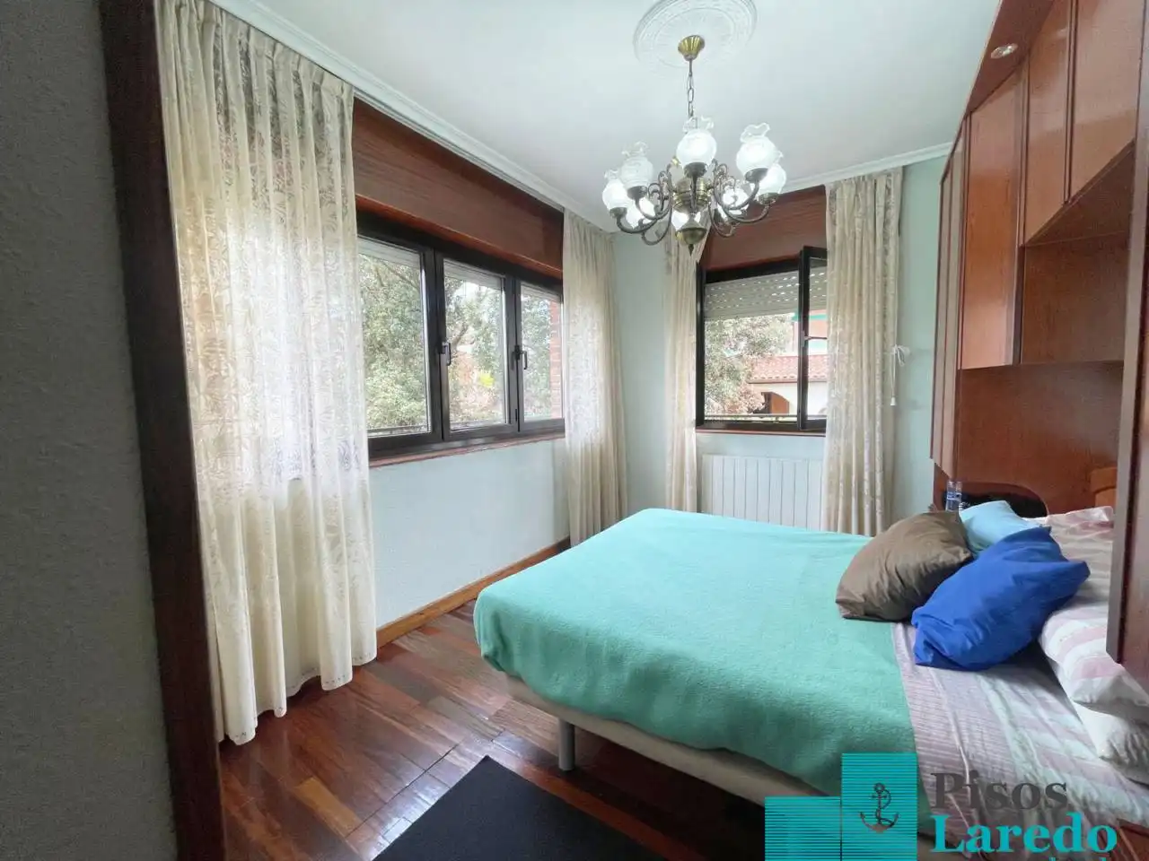 Bedroom of Houses for sale in Argoños   with Heating, Private garden and Parquet flooring